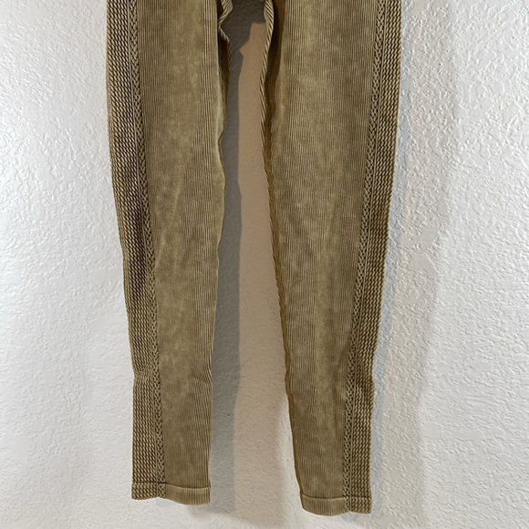 Aerie Offline Big Chill Seamless 7/8 Braided Leggings Size Small NEW - Picture 4 of 15